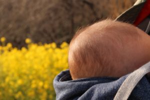 抱っこ紐のuvケープ代用するならこれ そもそも夏に必要 日々のちょっとした疑問を解決